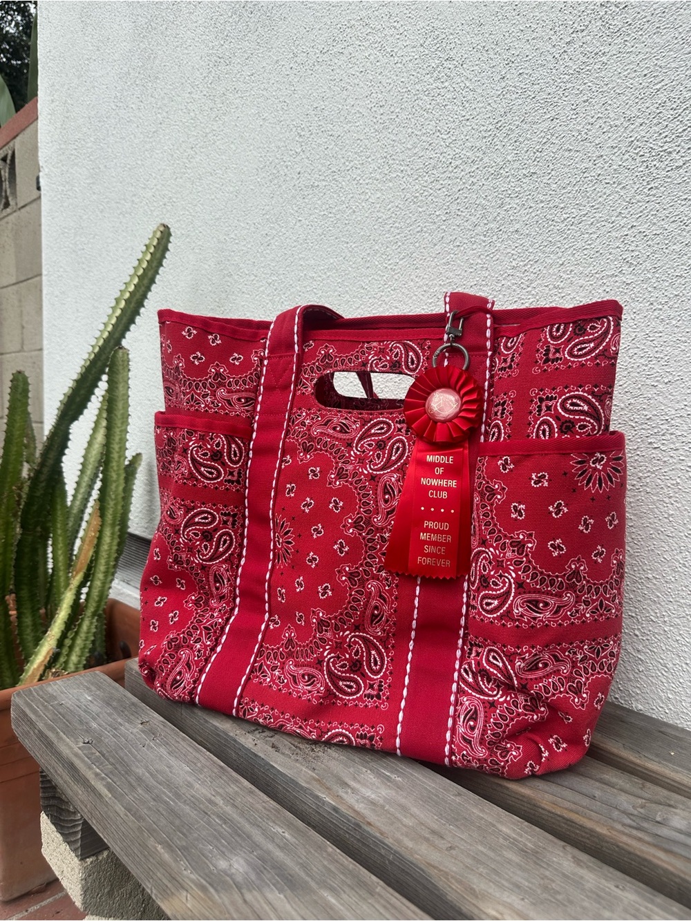 No Boundaries Women's Americana Cut Out Tote Bag, Red Bandana